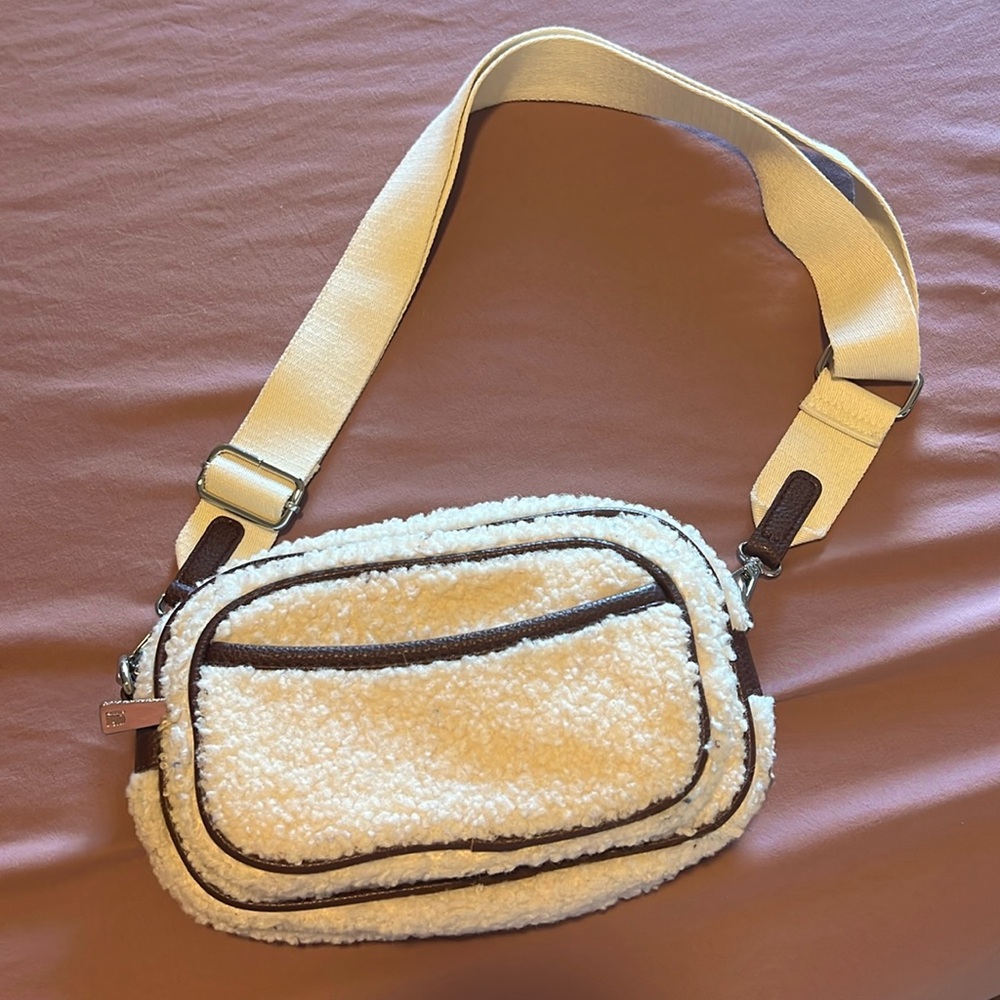 Cute Fuzzy Fall purse by Laundry